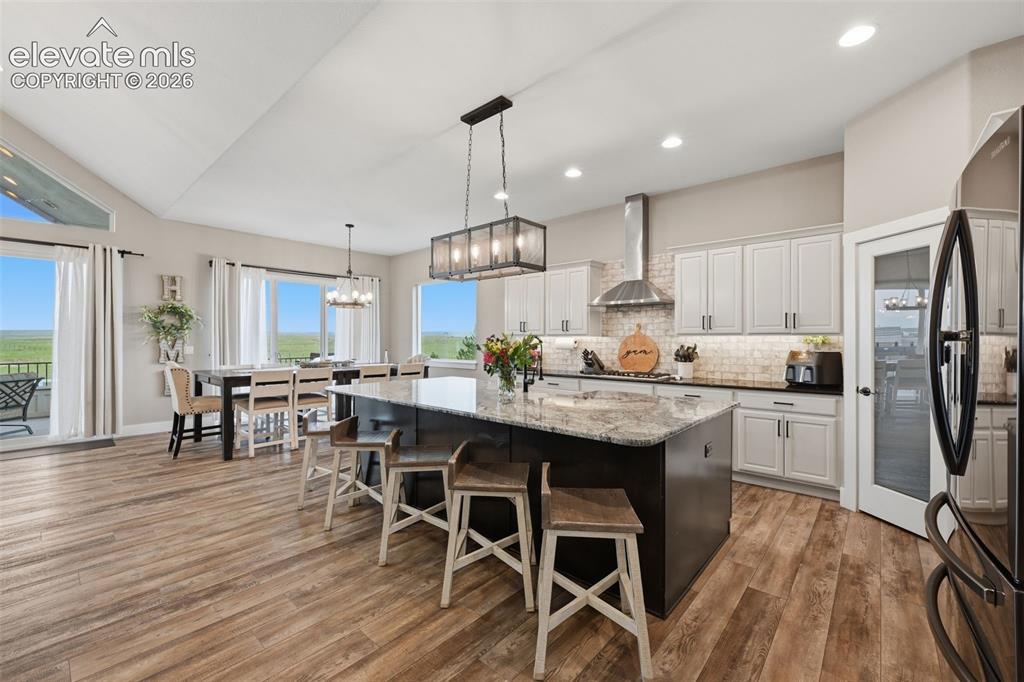 Image 9 of 41: Kitchen