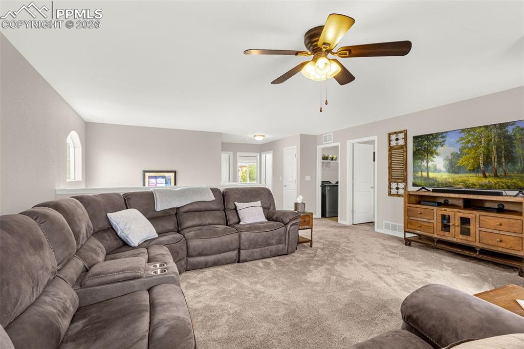 Image 17 of 48: Loft