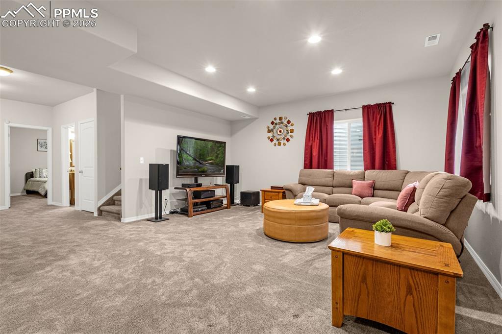 Image 29 of 48: Family Room