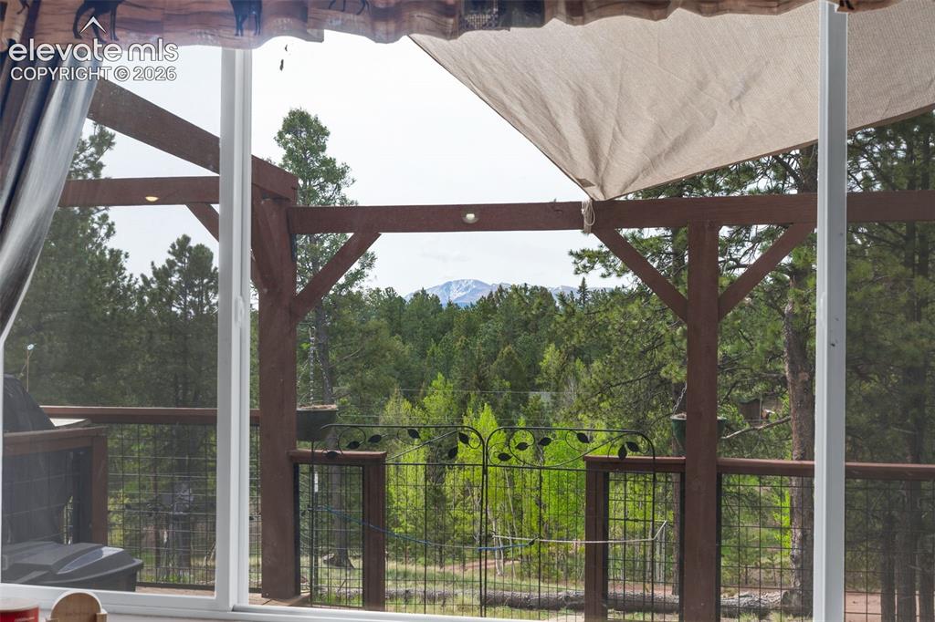 Image 6 of 40: Entry