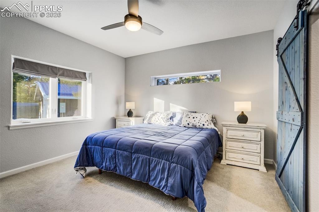 Image 11 of 40: Bedroom