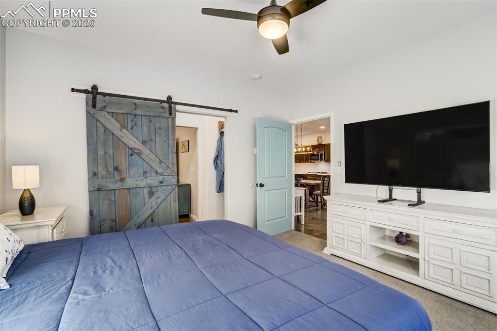 Image 13 of 40: Bedroom