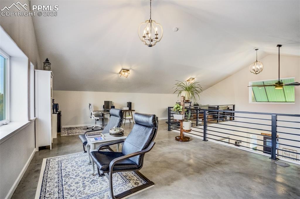 Image 20 of 40: Loft