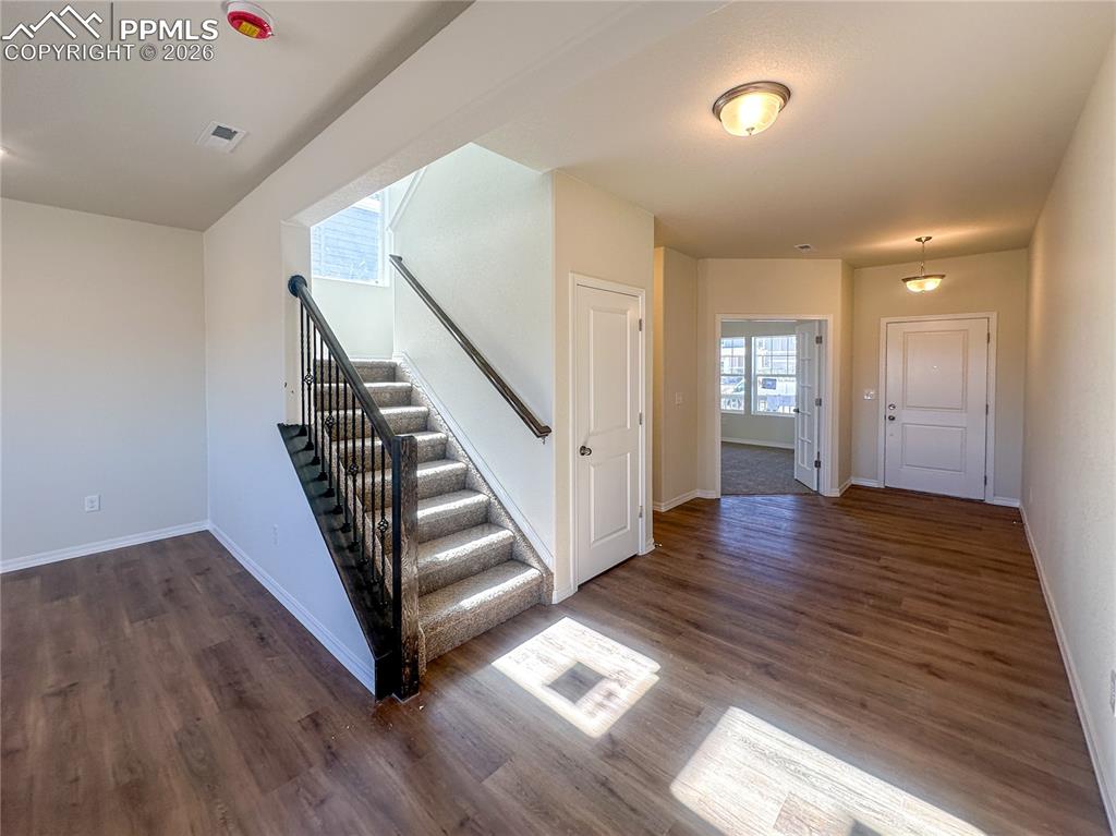 Image 11 of 36: Entry