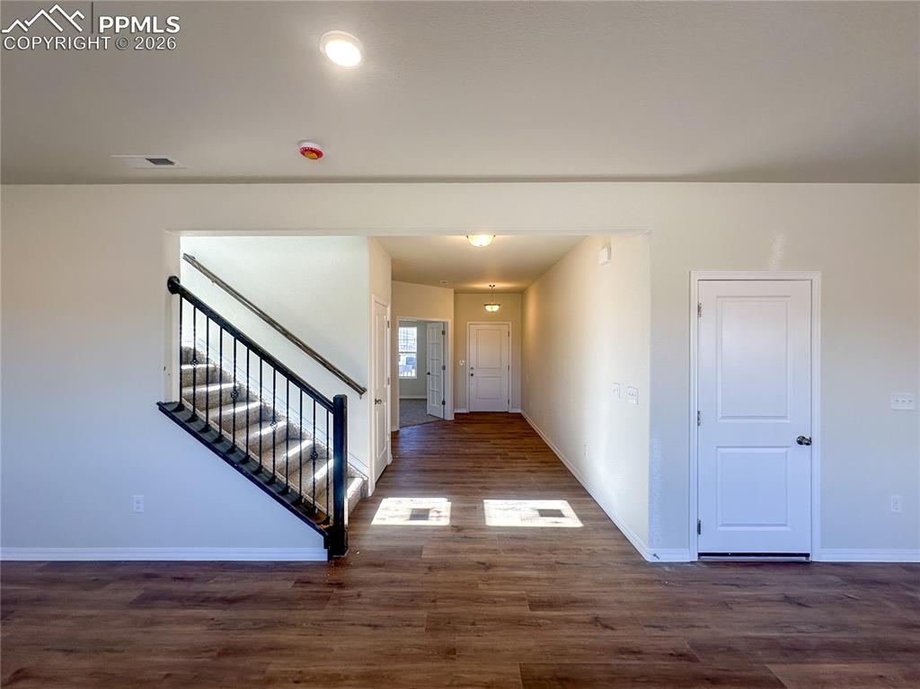 Image 14 of 36: Entry