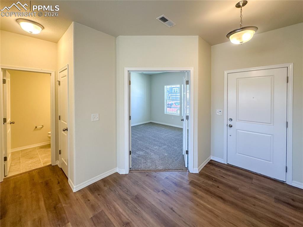 Image 3 of 36: Entry