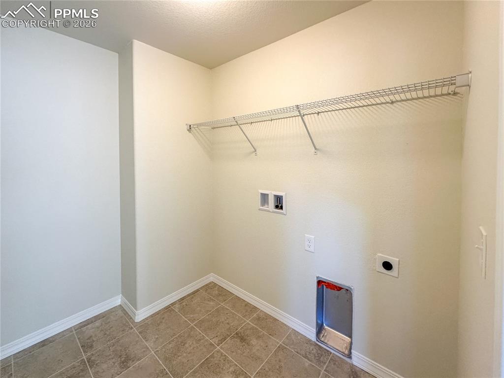 Image 31 of 36: Upstairs laundry