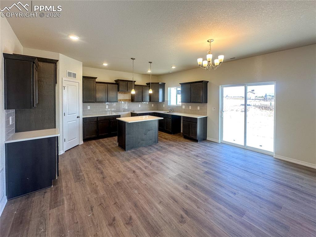 Image 9 of 36: Dining Room