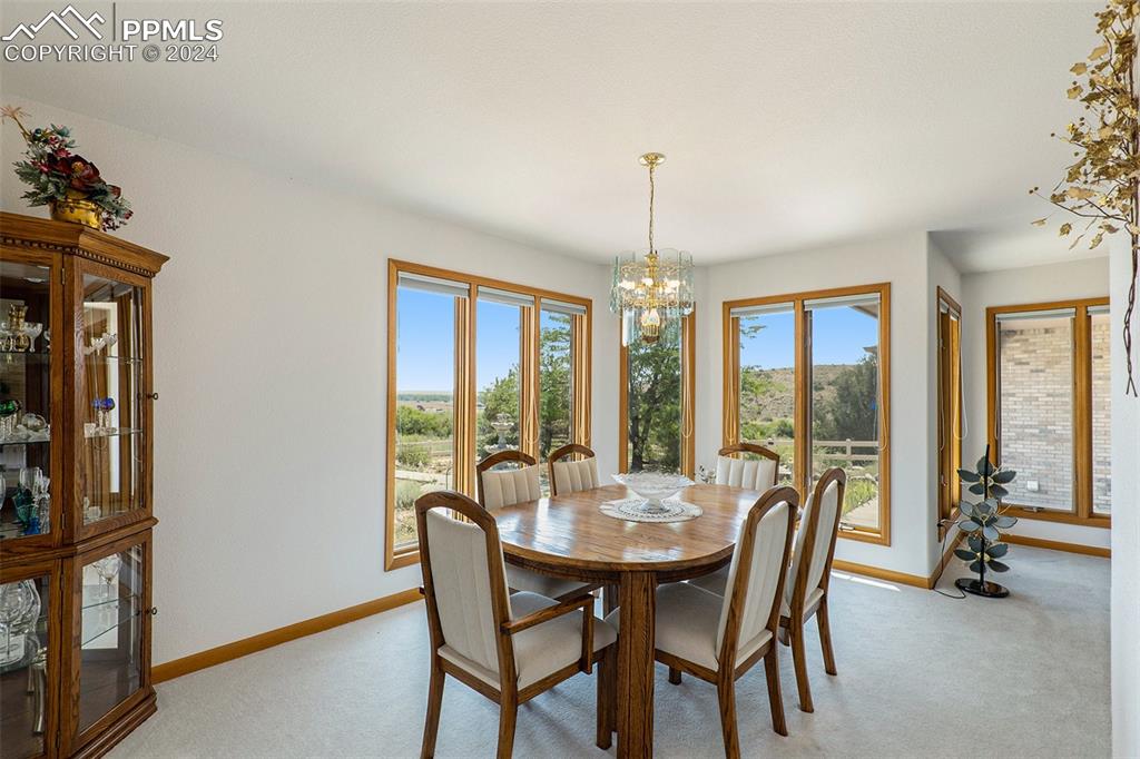 Image 12 of 50: Dining Room