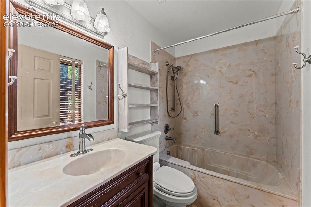 Image 20 of 43: 2nd Bedroom