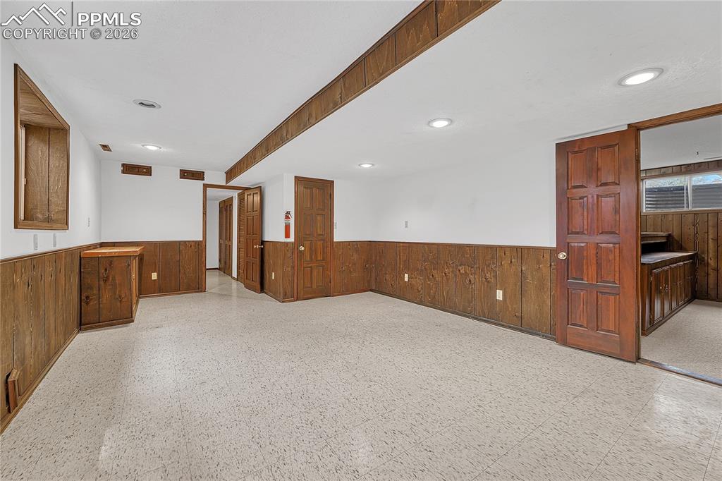 Image 26 of 49: Workshop