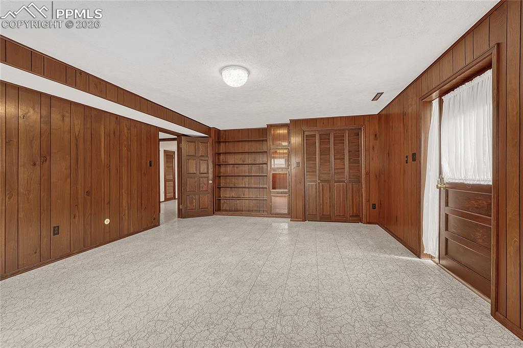 Image 30 of 49: Bedroom