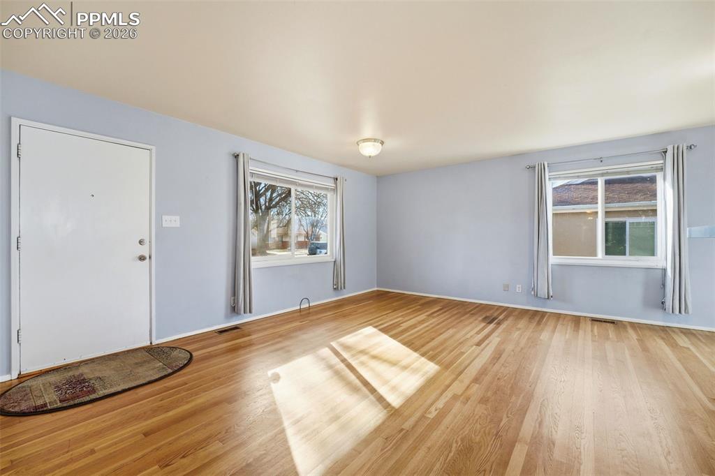 Image 10 of 50: Living Room