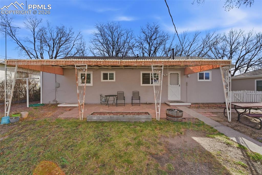 Image 33 of 50: Back of Structure