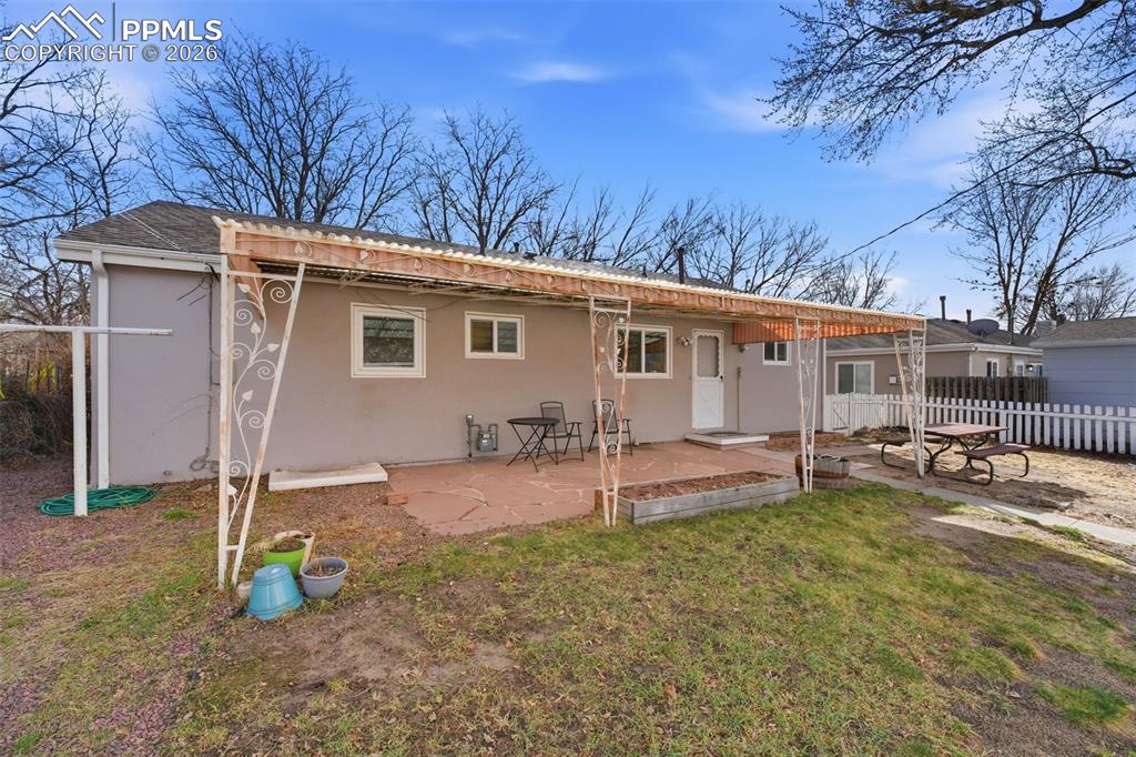 Image 34 of 50: Back of Structure