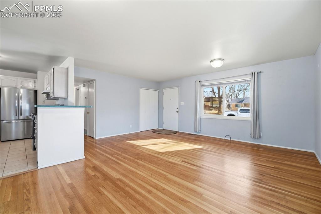 Image 9 of 50: Living Room