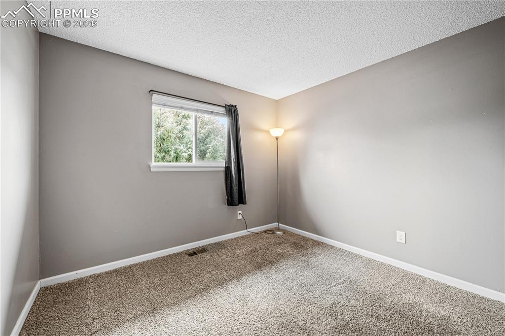 Image 17 of 33: Bedroom