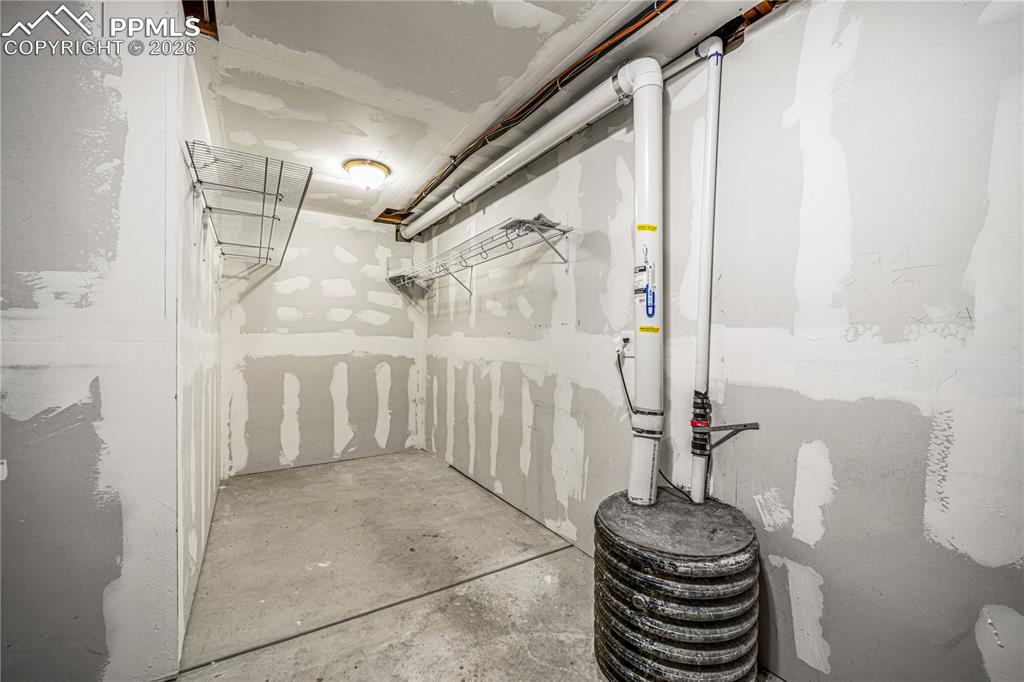 Image 29 of 33: Basement