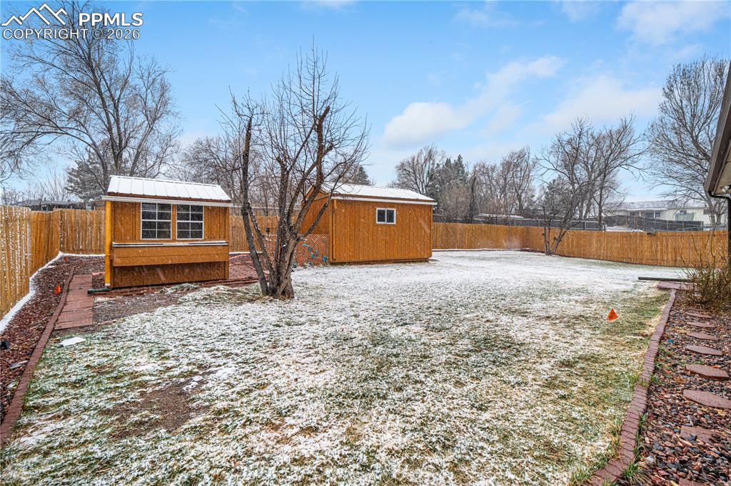 Image 31 of 33: Back of Structure