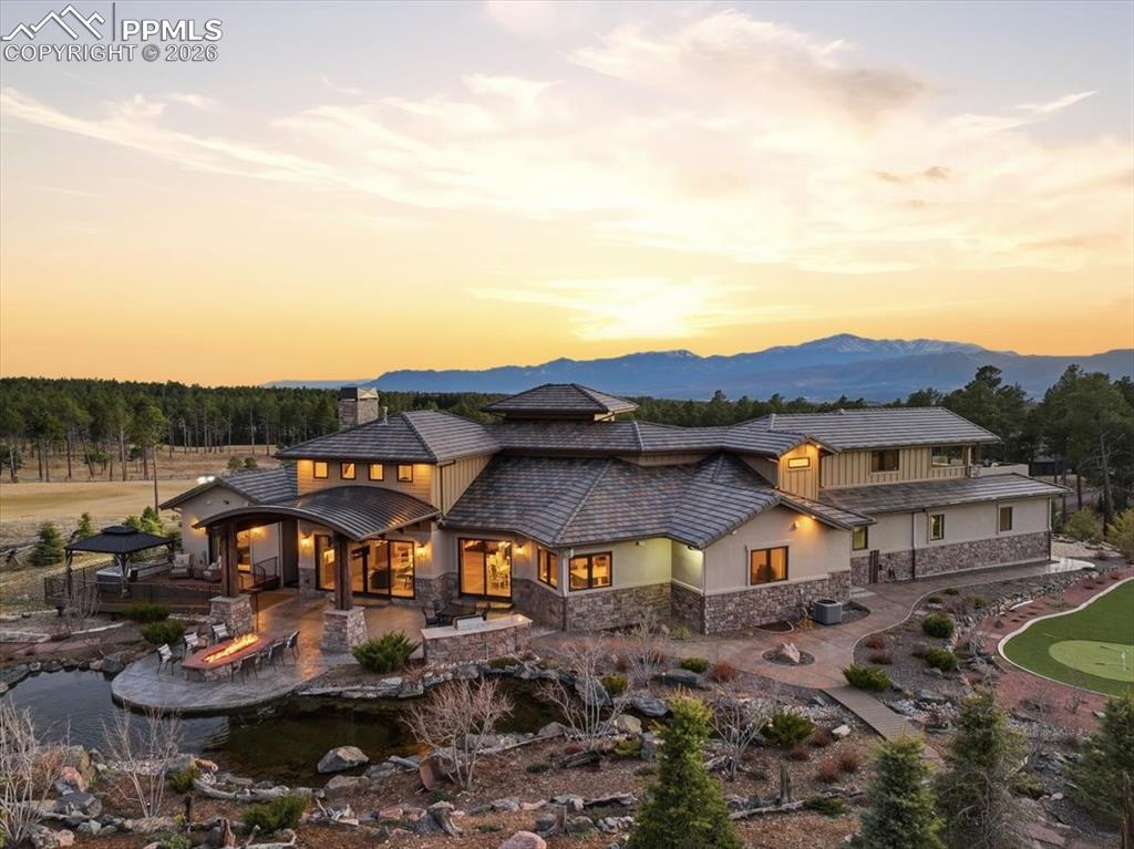 Image 21 of 50: Back of Structure