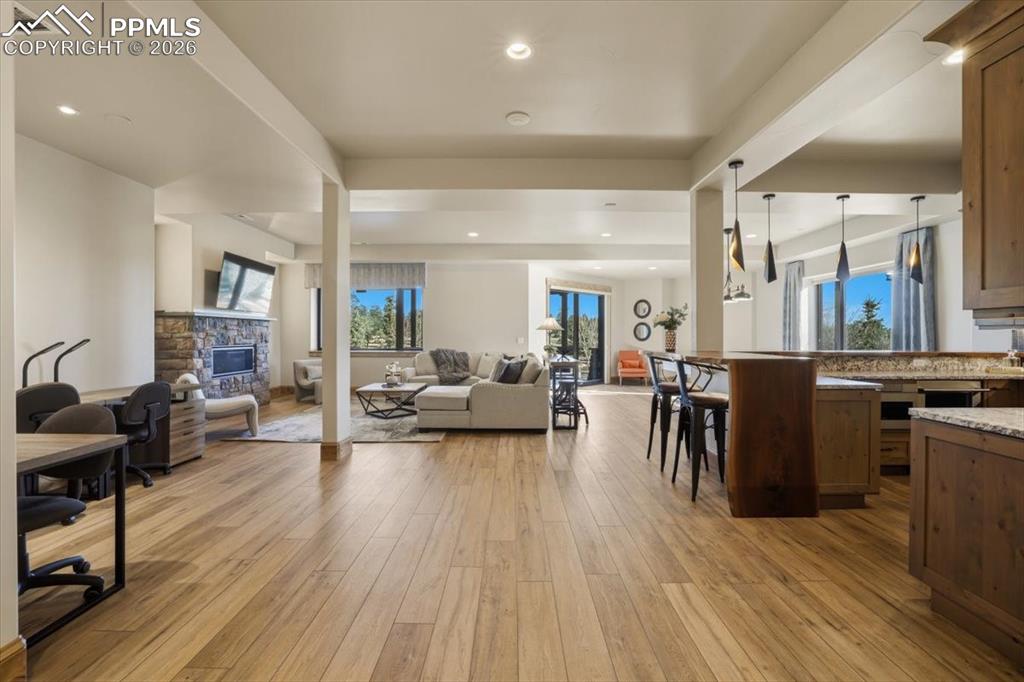 Image 26 of 50: Great Room