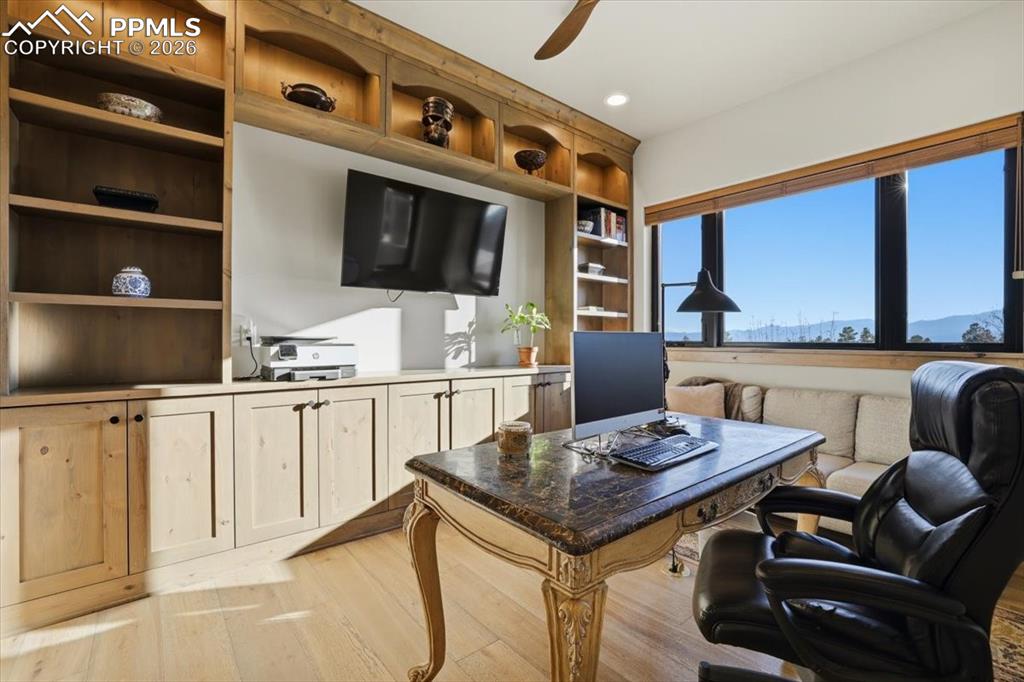 Image 35 of 50: Majestic Pikes Peak Views