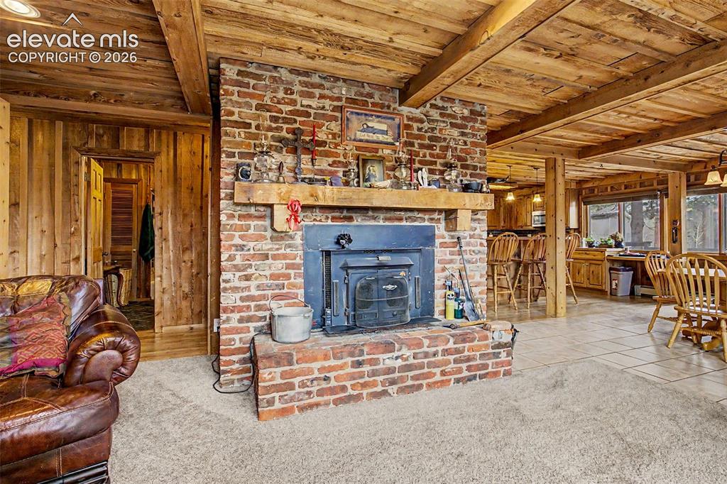 Image 12 of 45: Living Room