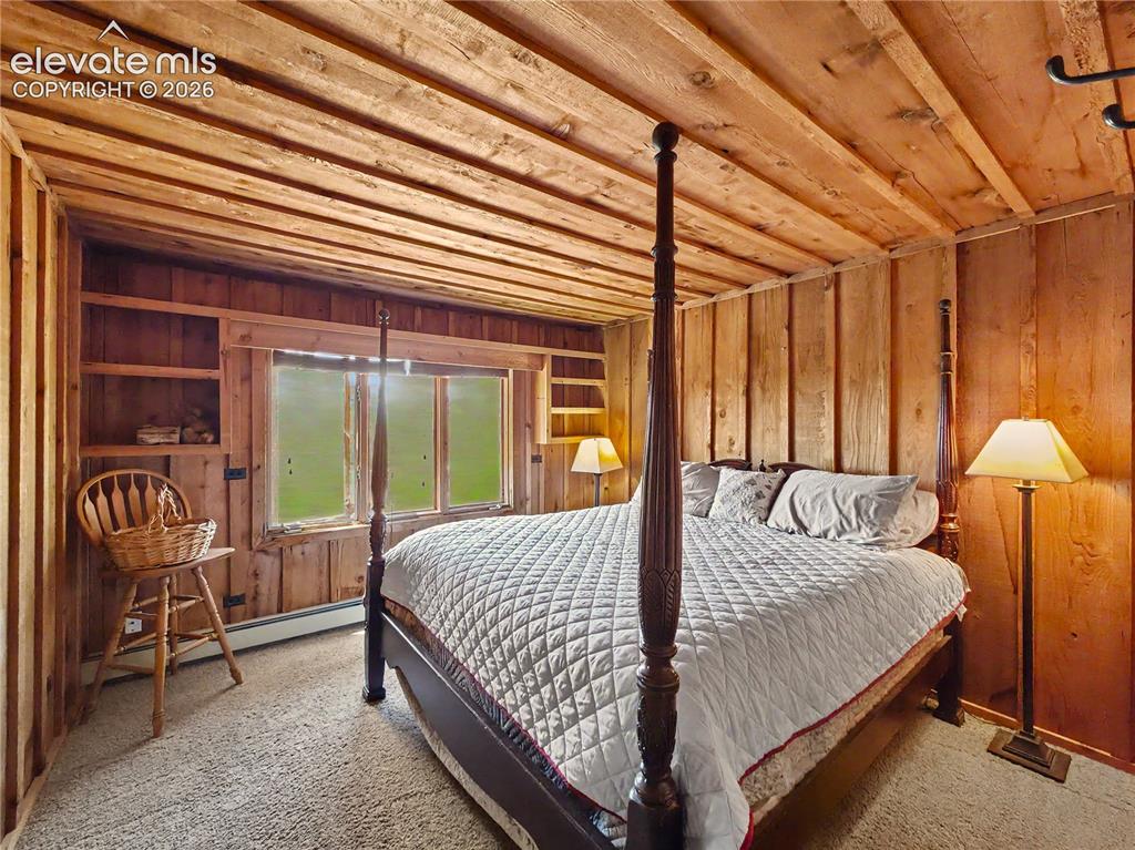 Image 15 of 45: Bedroom