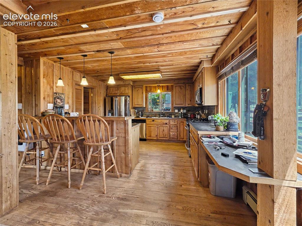 Image 6 of 45: Kitchen