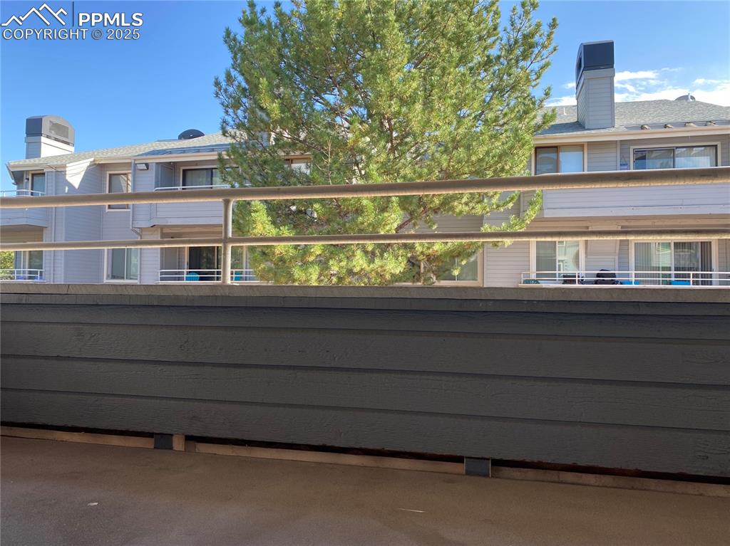 Image 15 of 25: Balcony