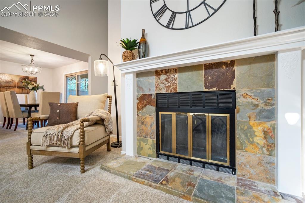 Image 11 of 50: Sitting Room