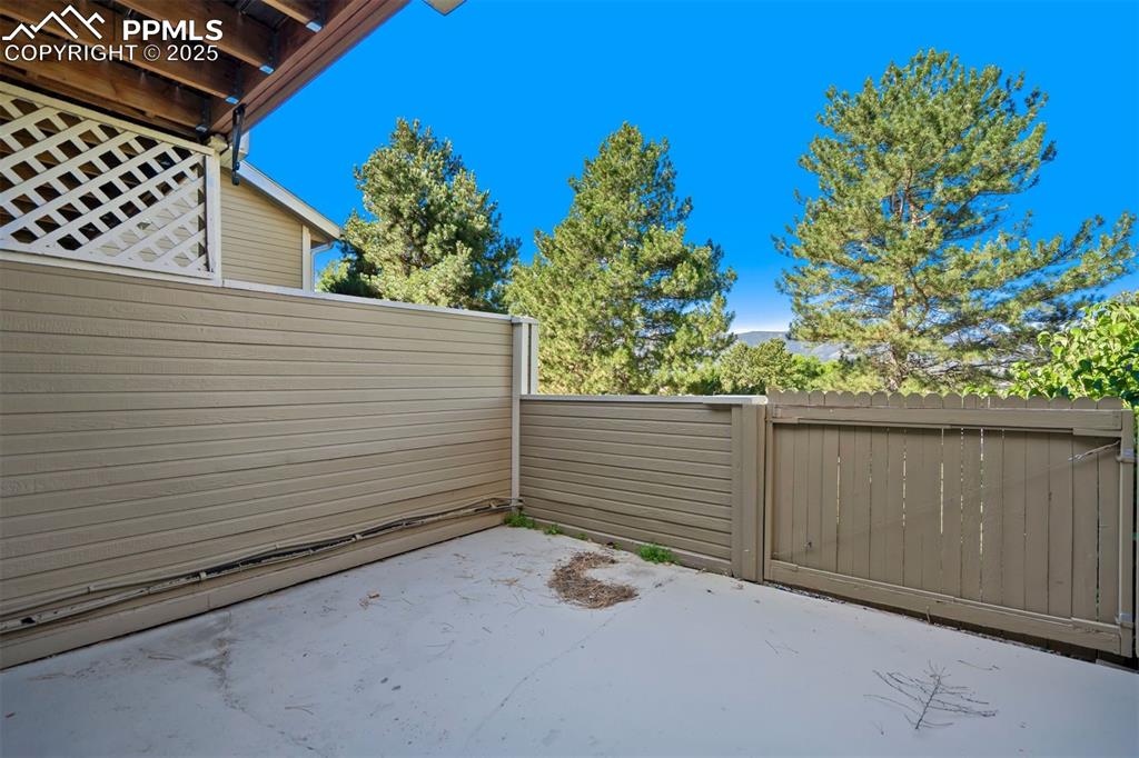 Image 21 of 50: Patio