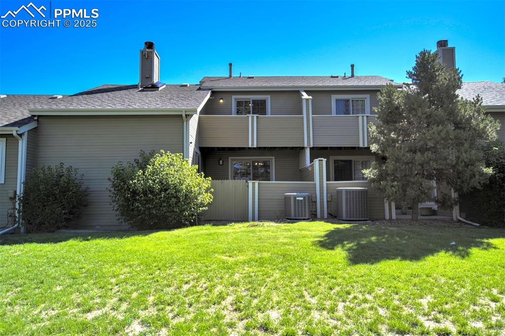 Image 42 of 50: Back of Structure