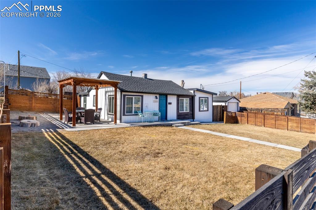 Image 25 of 27: Front of Structure