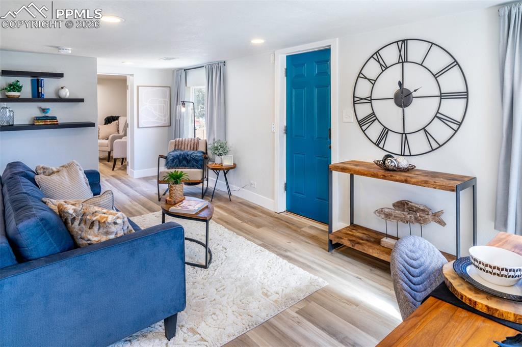 Image 3 of 27: Living Room