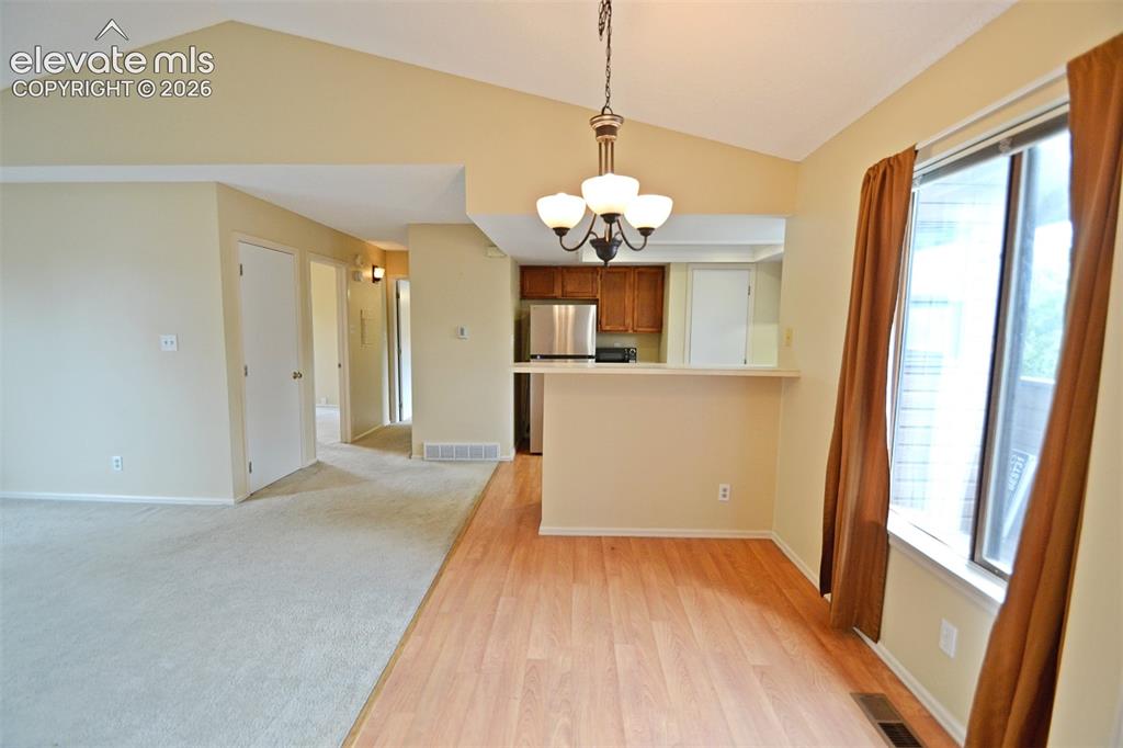 Image 9 of 36: Dining Area