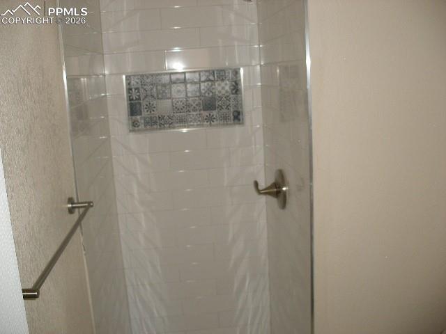 Image 14 of 39: Bathroom