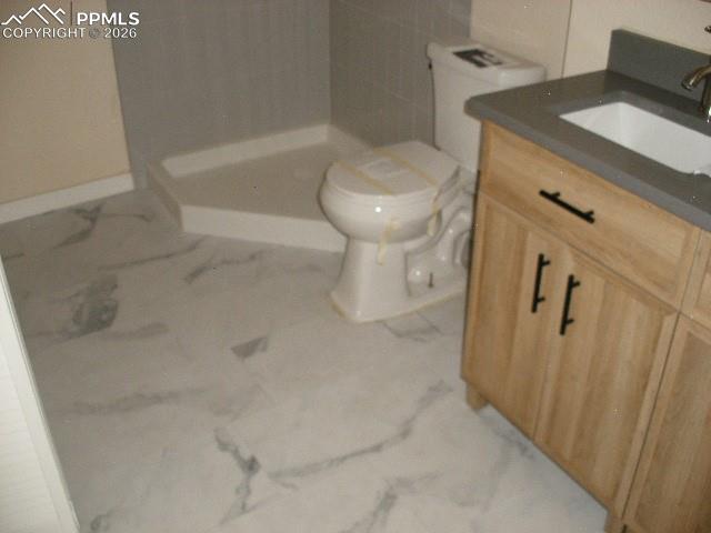 Image 20 of 39: Bathroom