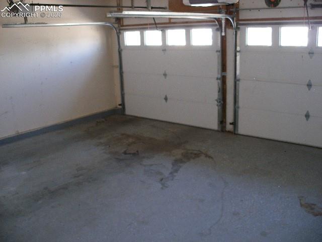 Image 39 of 39: Garage