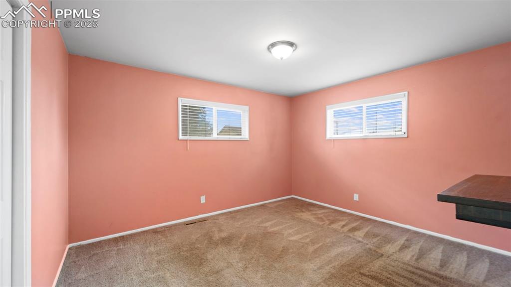 Image 18 of 37: Bedroom