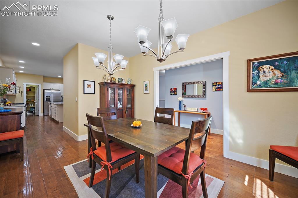 Image 15 of 47: Dining Area