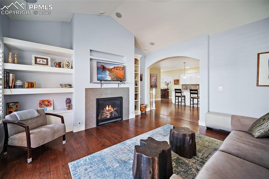 Image 4 of 47: Family Room