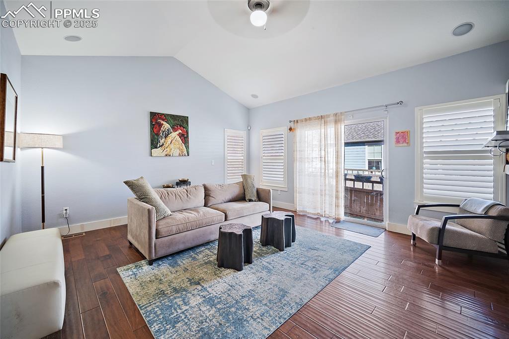 Image 5 of 47: Family Room