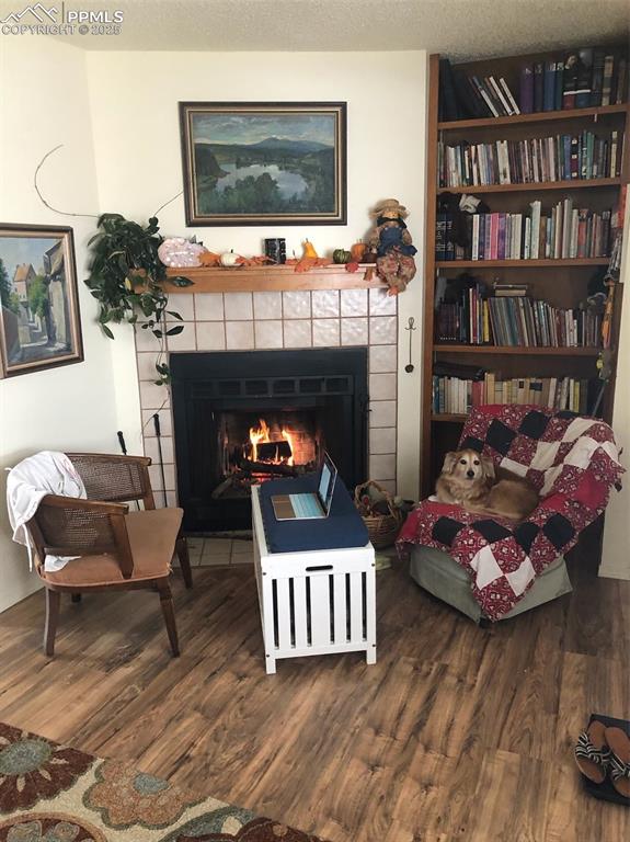 Image 3 of 15: Sitting Room