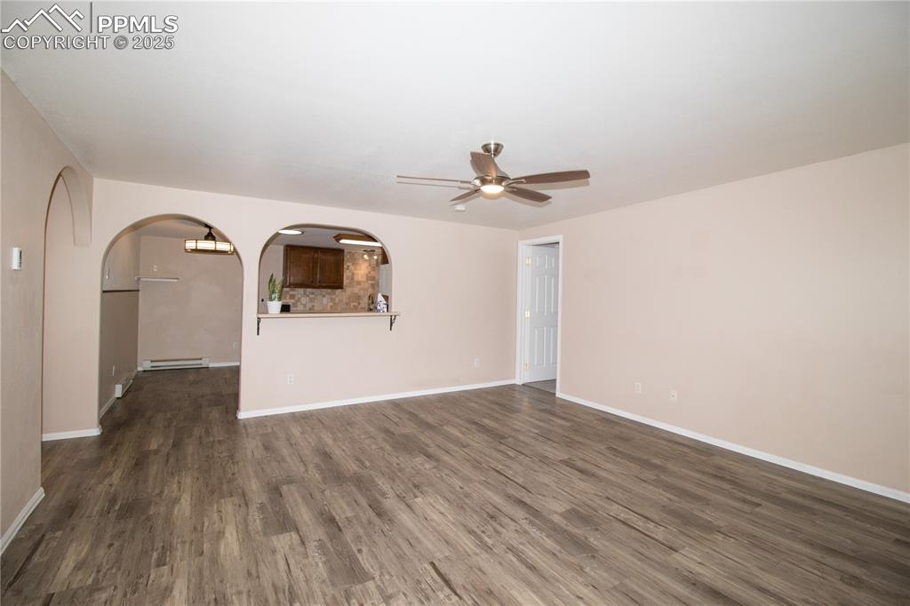 Image 8 of 31: Living Room