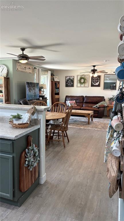 Image 15 of 50: Dining Area