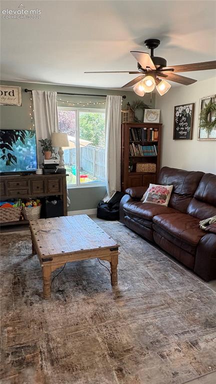 Image 18 of 50: Dining Area