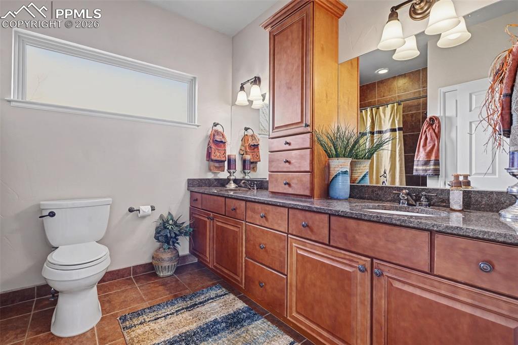 Image 32 of 50: No Description Available