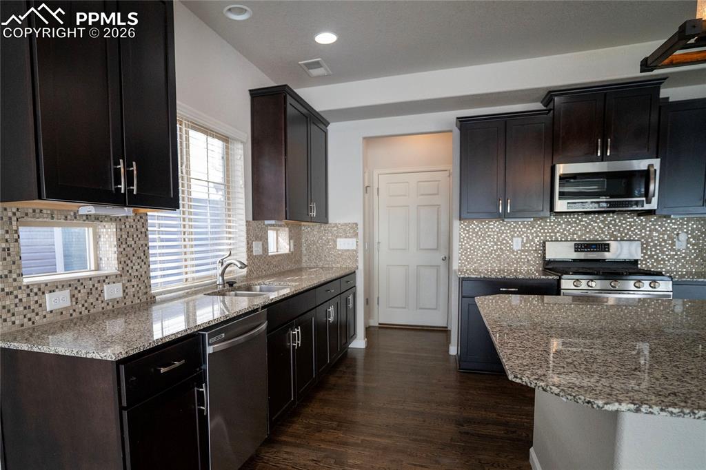 Image 11 of 37: Kitchen