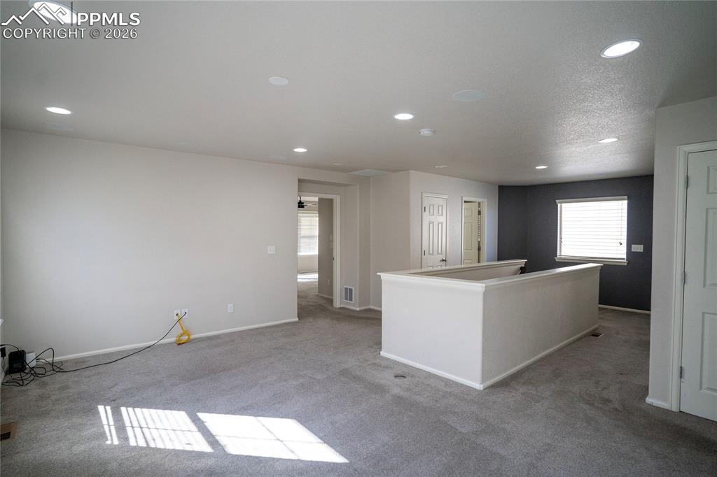 Image 25 of 37: Loft